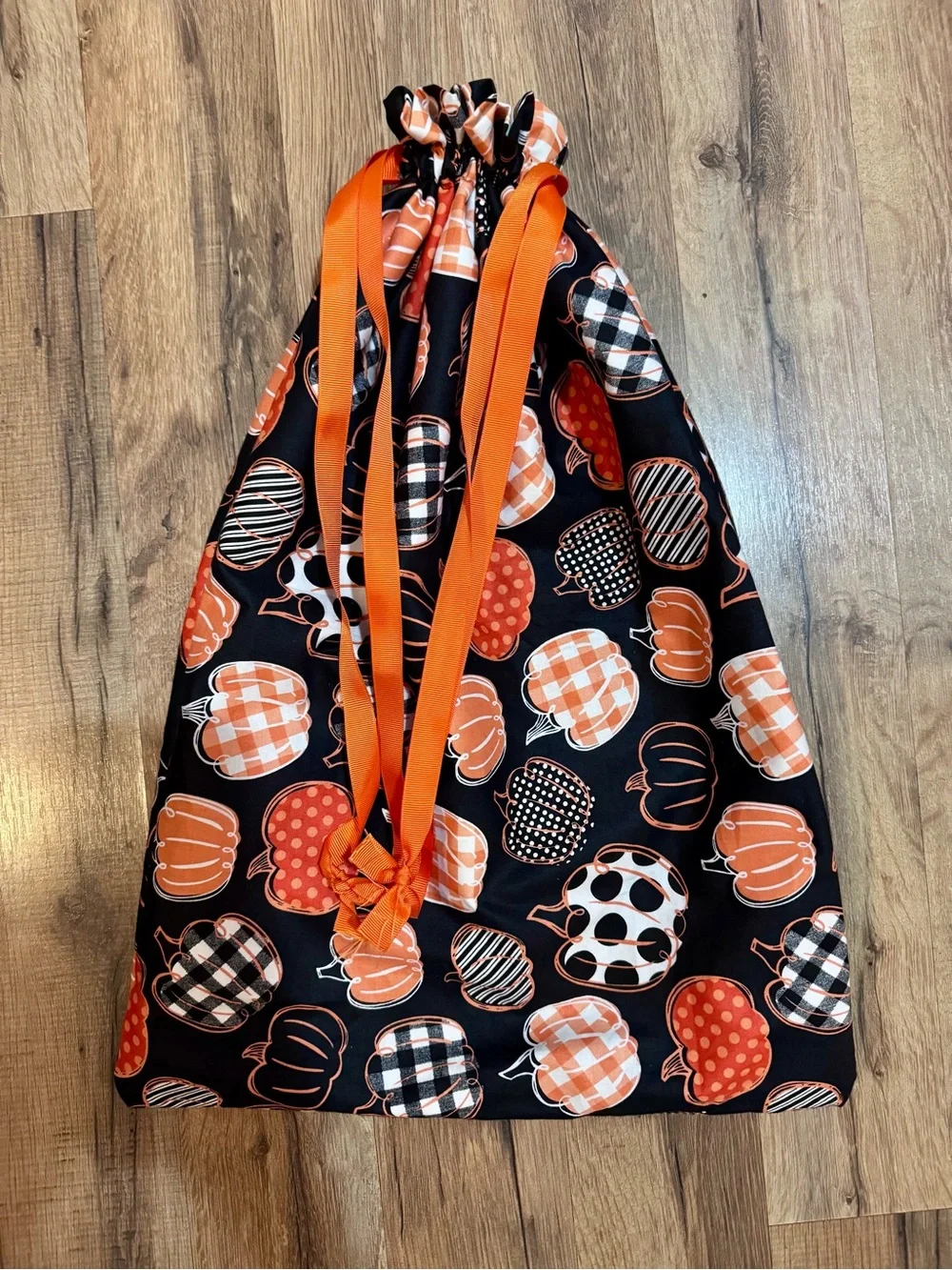 Kids Halloween Pumpkin drawstring trick or treat bag